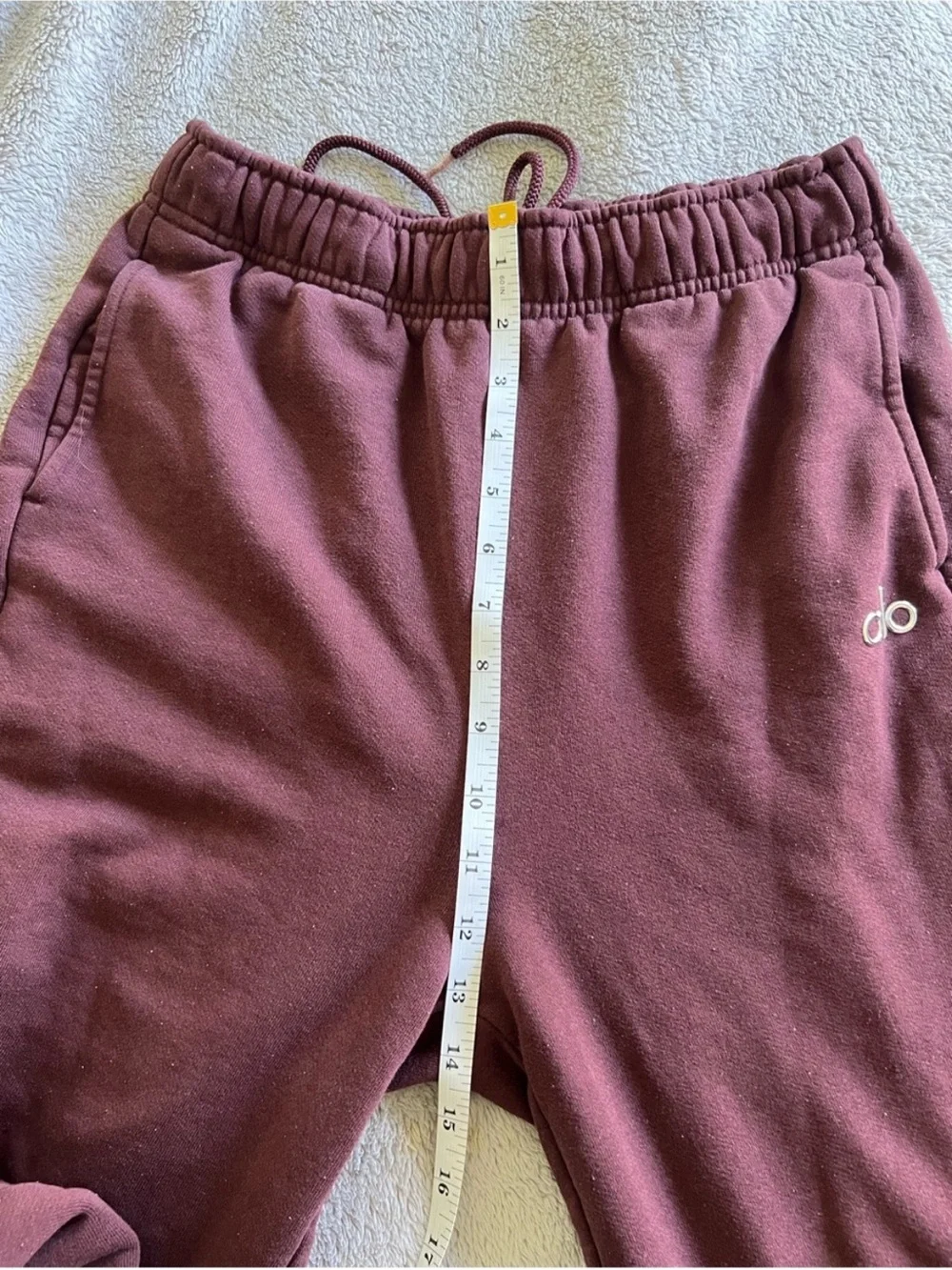 Alo Yoga Women’s Cherry Cola Maroon Accolade Sweatpants Small